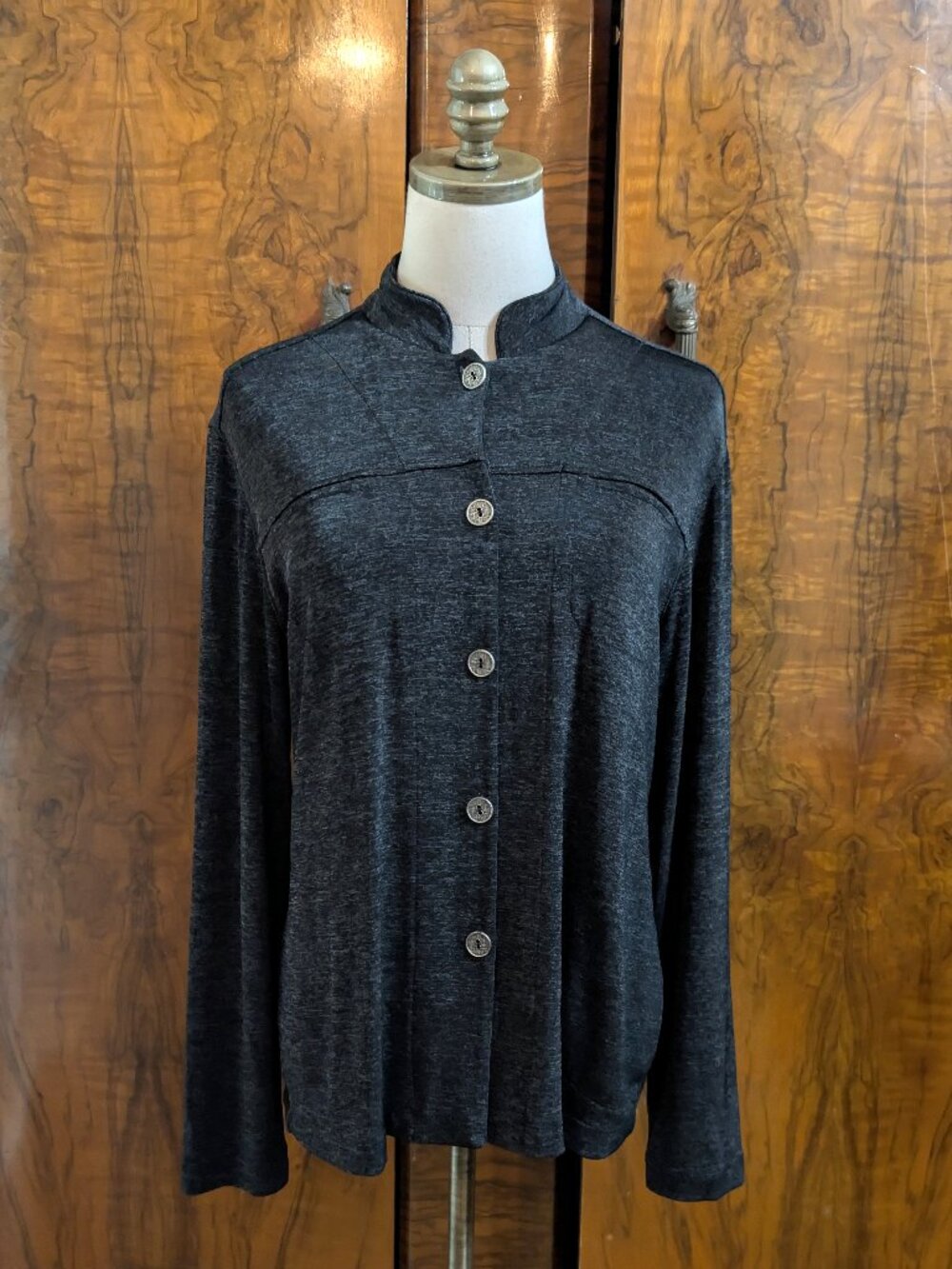 Chico's Travelers Charcoal Slinky Knit Top Size M 1 Button Up Mandarin Collar